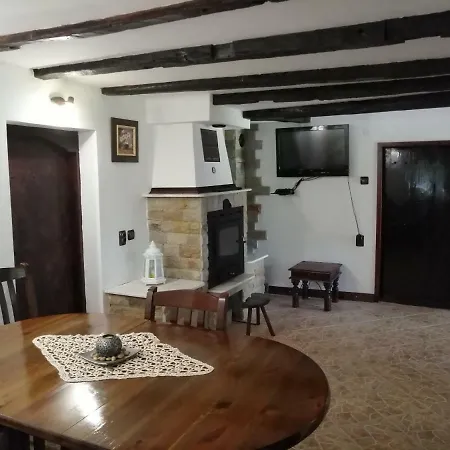 Holiday home Къща За Гости Лъки Elena
